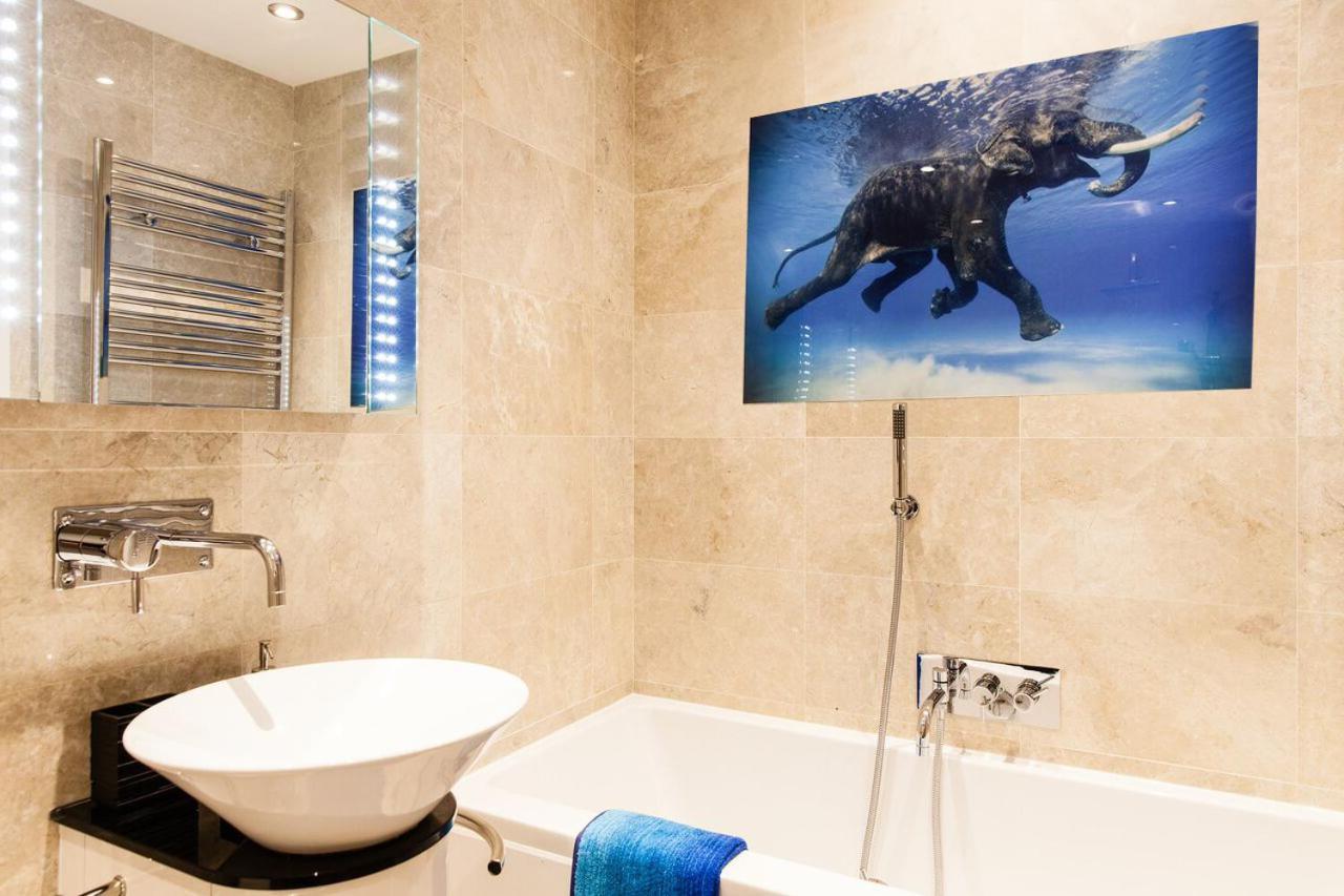 Cool Covent Garden Theatre Design Hub For Families Friends Couples Apartment Лондон Екстериор снимка
